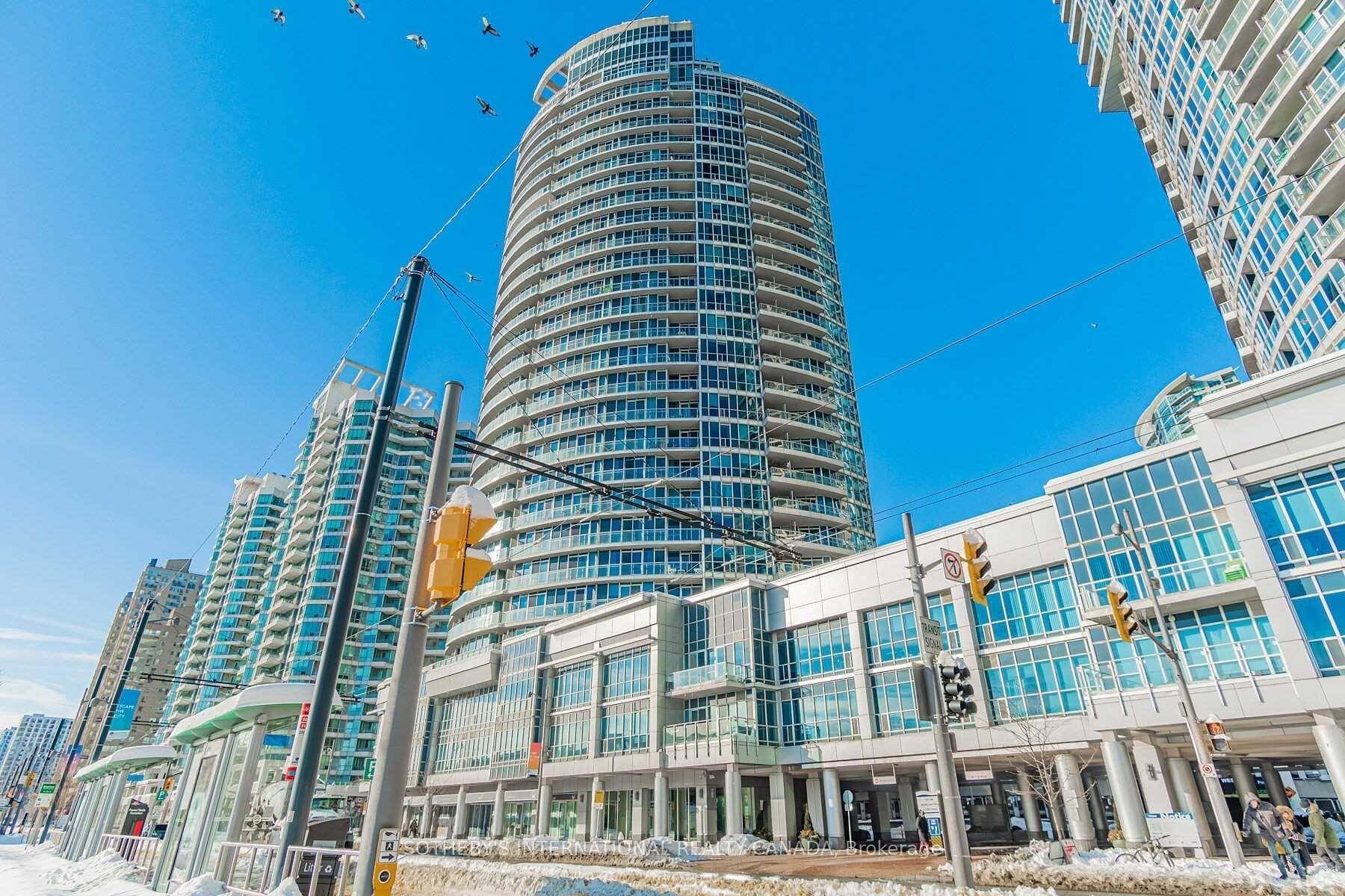 Welcome to this stunning 2 bedroom plus den suite at the coveted Waterclub residences, offering approximately 1, 000 square feet of bright and functional living space.