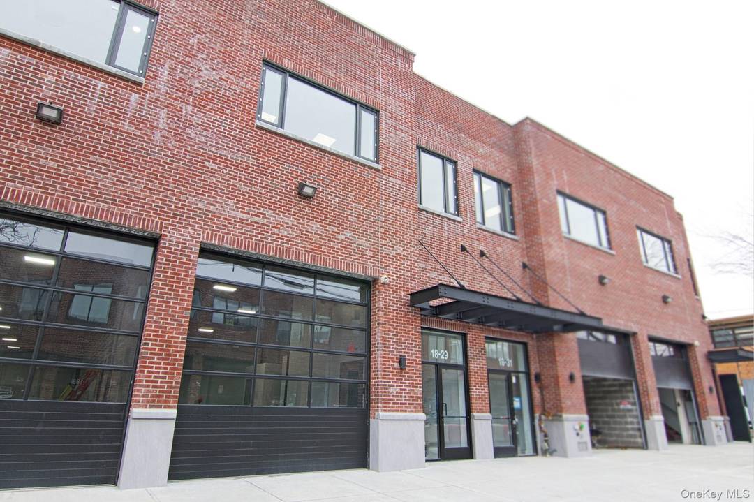 25x100 Warehouse 1, 700 SF Office Prime Astoria Location Modern, move in ready space combining industrial functionality with elevated office comfort.