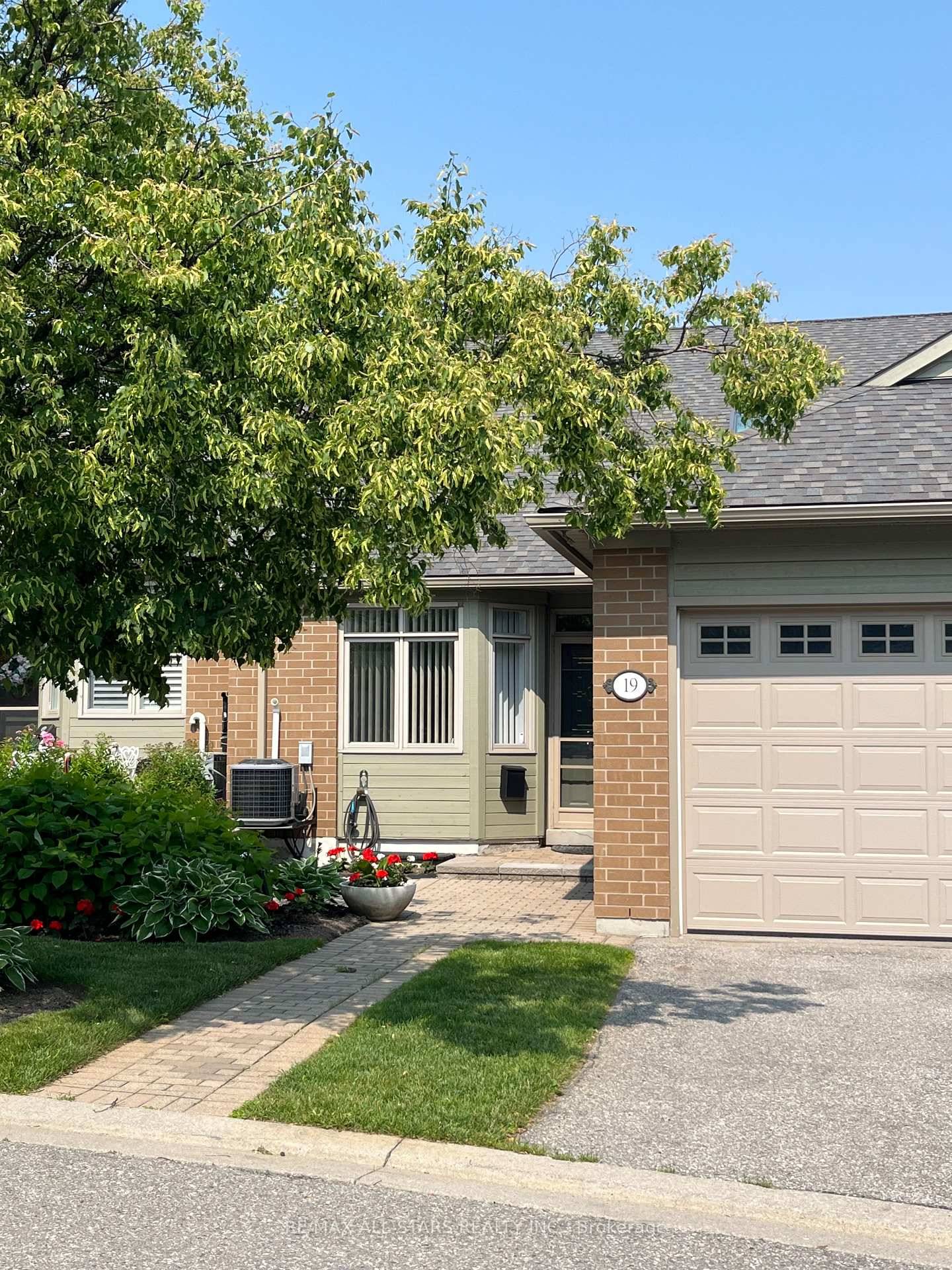 Welcome to 19 Christina Falls Way, where the ease of condo living meets the comfort of a home !