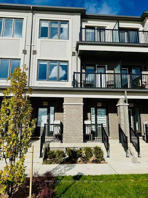 Rarely Offered Few Months New Townhouse 3 Bedrooms 4 Washrooms W Unobstructed South East Green View Laminated Flr T O Amazing Layout W Lots of Privacy Great Size Balcony Extra ...
