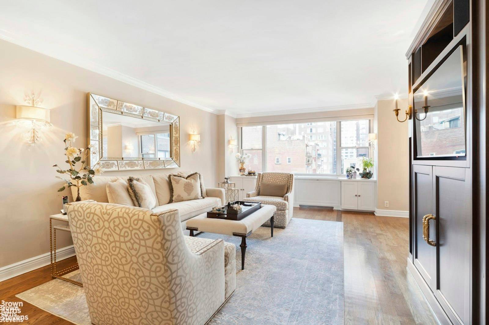 A pristine spacious home in the St.