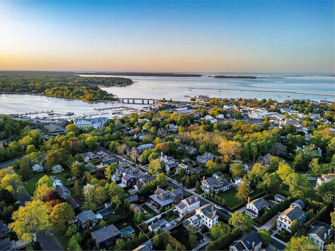 Situated in the heart of Sag Harbor Village, 27 Howard Street seamlessly blends historic charm with modern convenience, just moments from Main Street, the harbor, and beloved local spots.