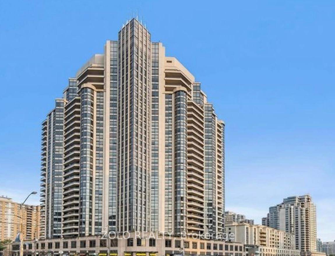 Luxury 1 Den Condo in a Prestigious Tridel Building !