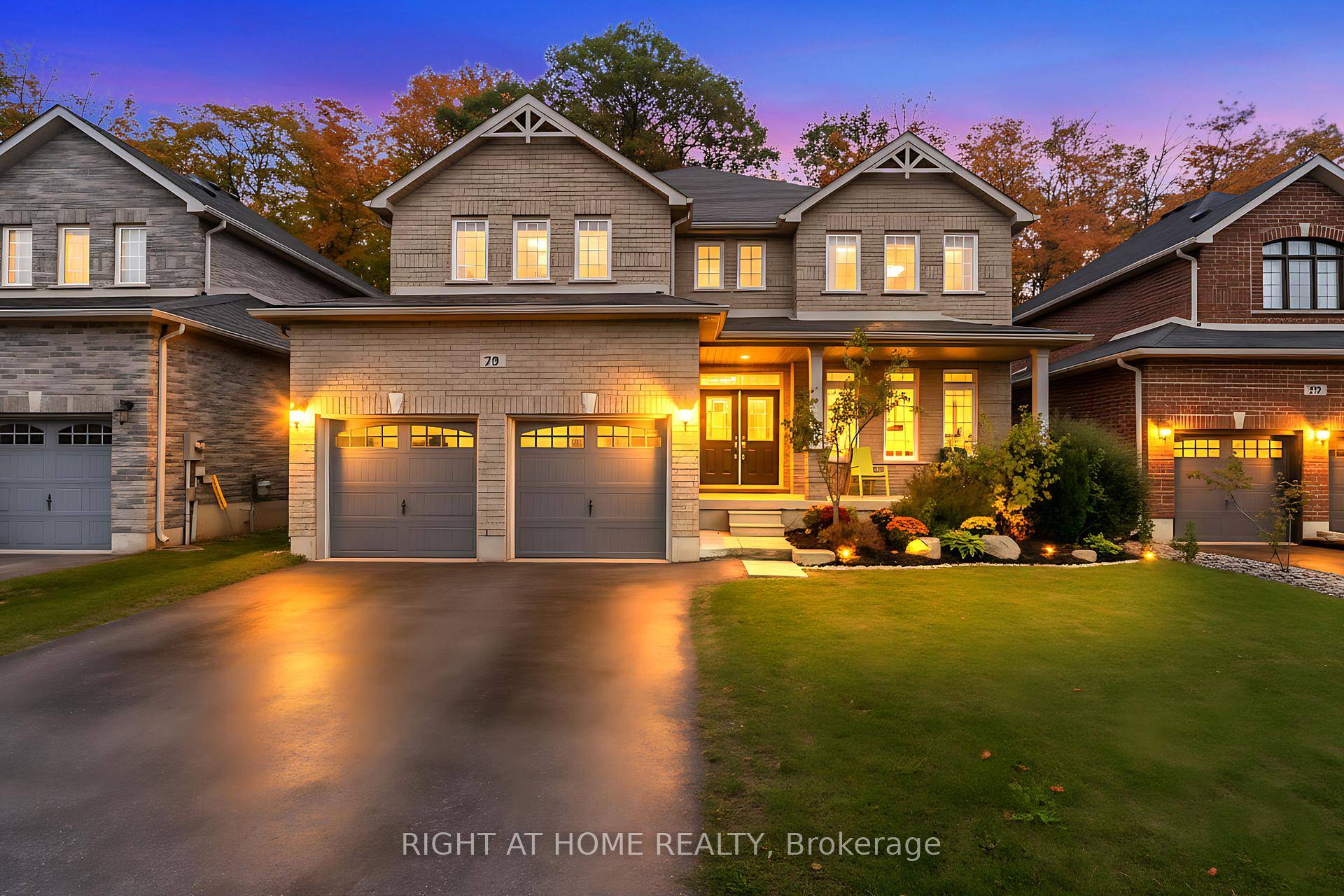 Spectacular Location amp ; Size 3250 Sq.