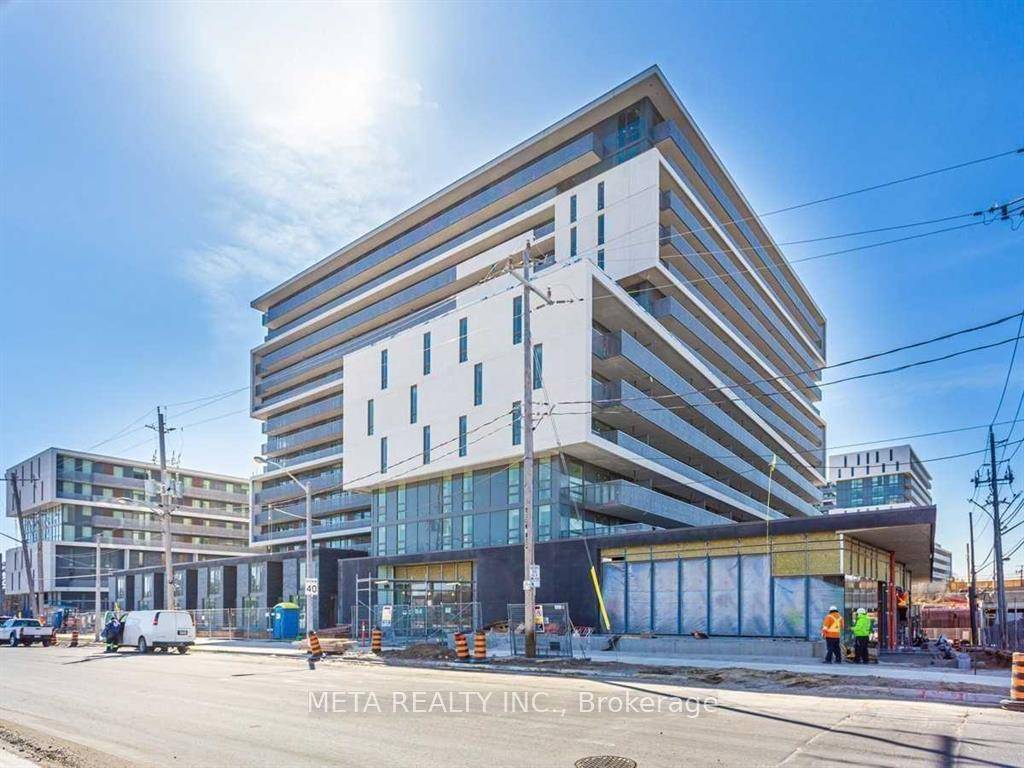 1 Bedroom With Natural Light From Floor To Ceiling Windows.
