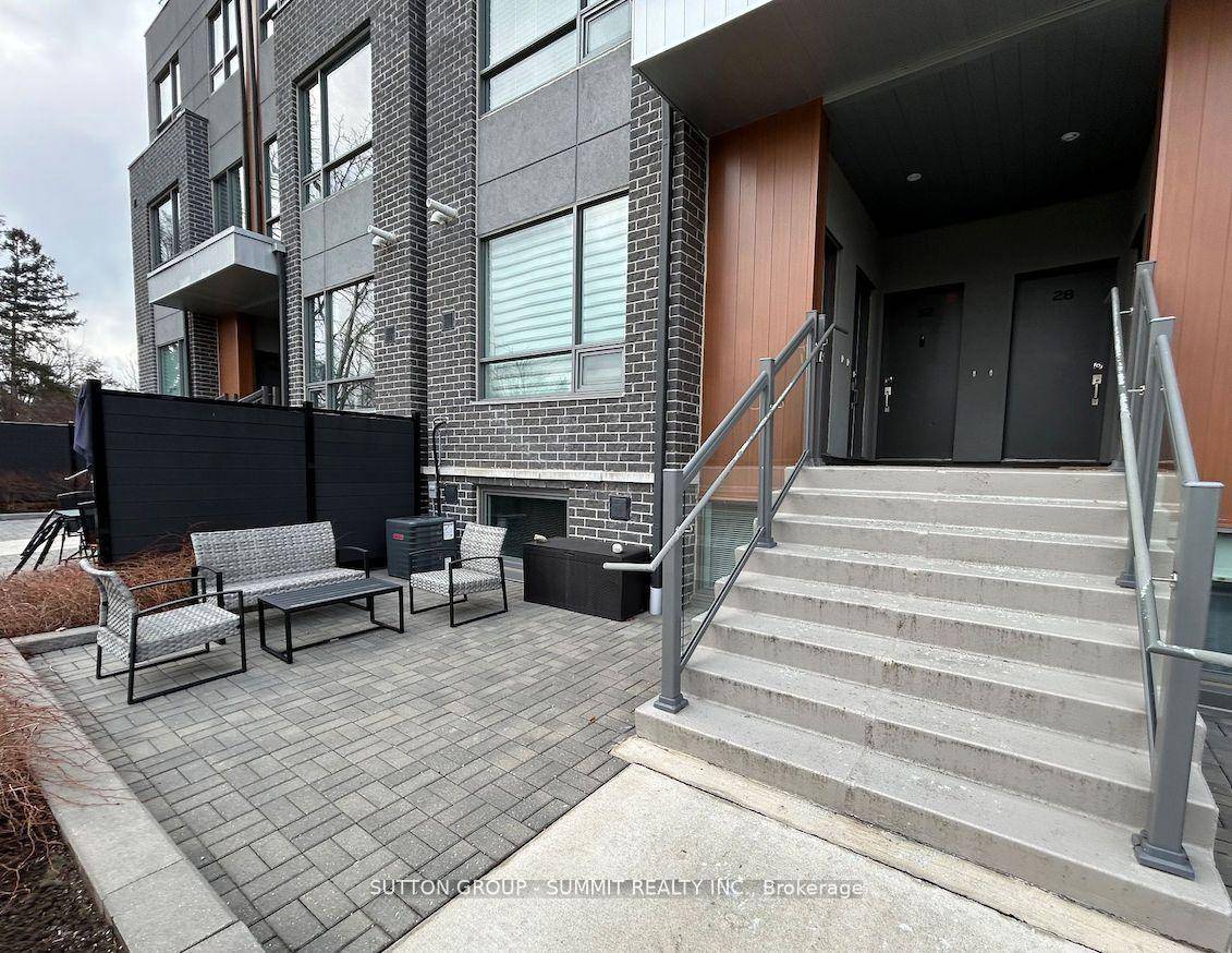 Dellwood Park's 3 storey Urban Townhome complex is located in Prestigious Mineola.