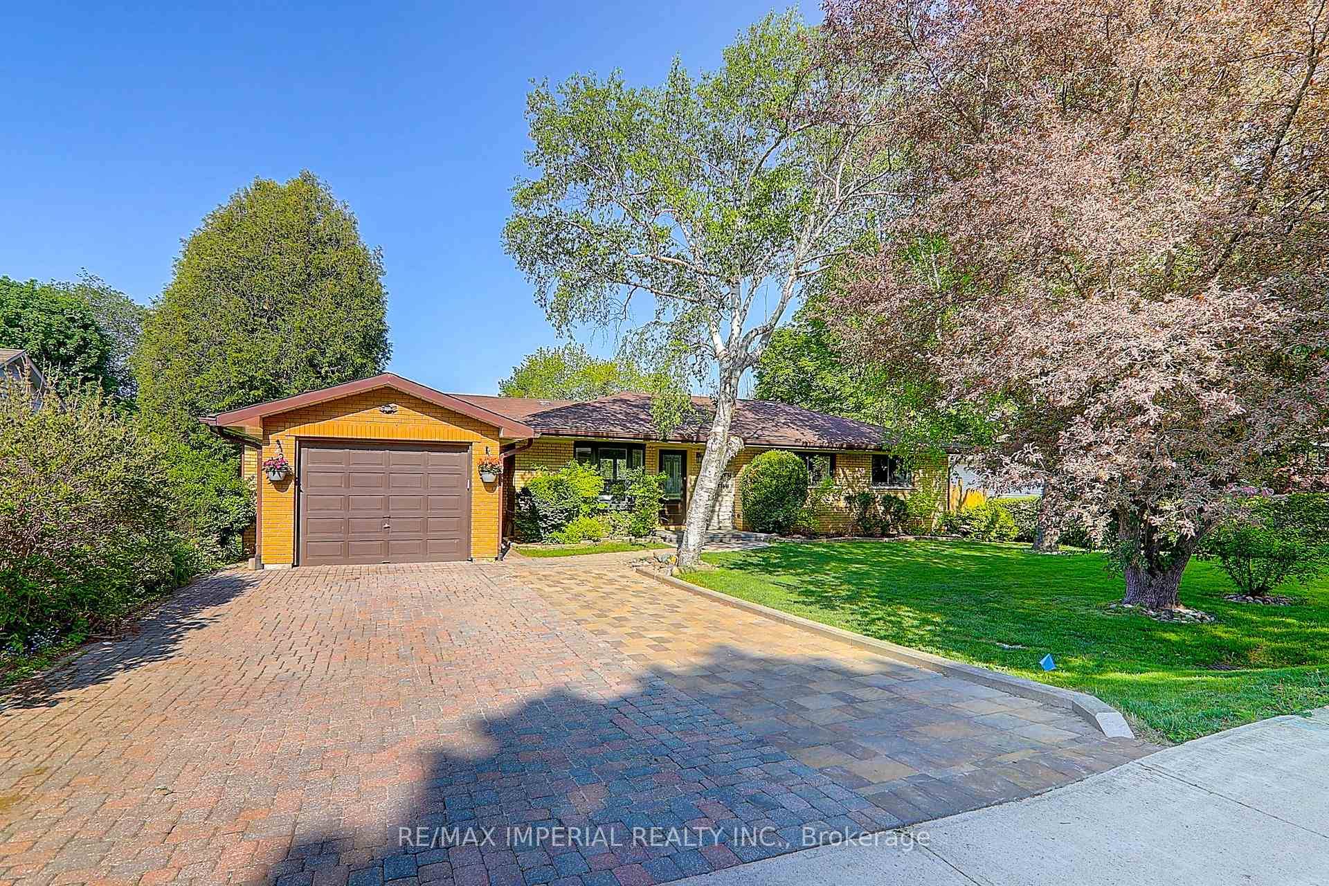 Renovated Oasis, This 3 1 Bedroom, 3 Kitchen, 4 Bathrooms, Renovated, All Brick Bungalow Features A Rare 182' deep Private Lot In The Desirable Community Of Newmarket !