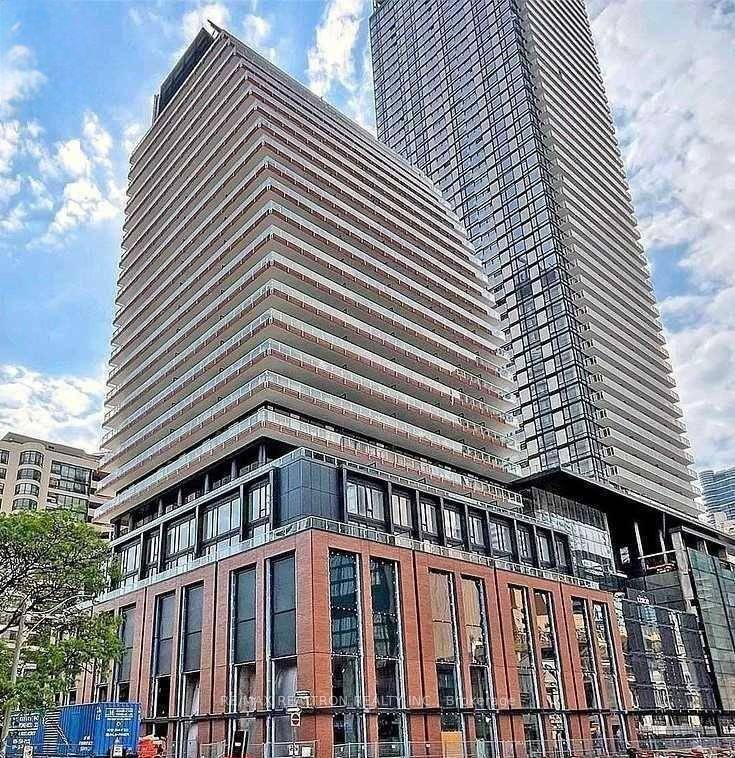 Luxury Tea House Condo, 1 1Bedroom, bright Floor To Ceiling Windows With Laminate Flooring Throughout.