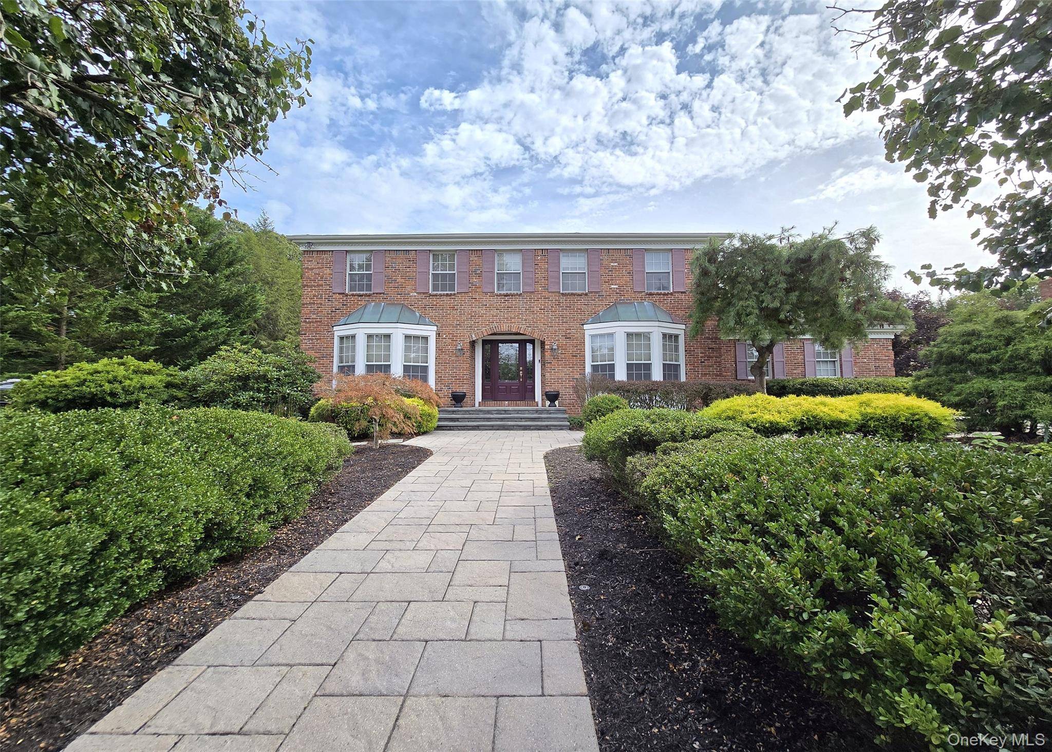 Magnificent 5 Bedroom Colonial on a cul de sac.