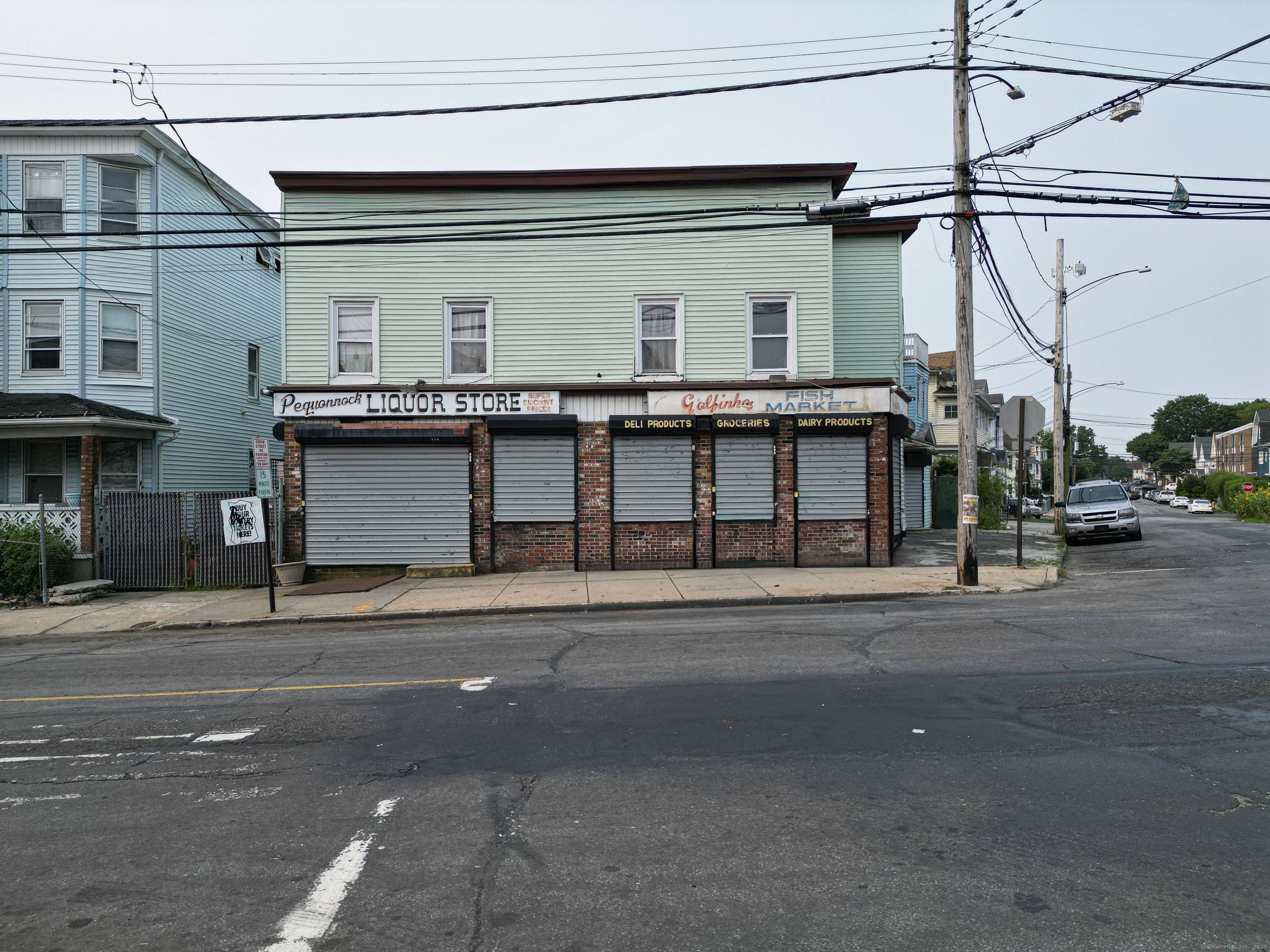 Don't miss this rare opportunity to acquire a storied, mixed use property with a proven history of success in a high traffic location.