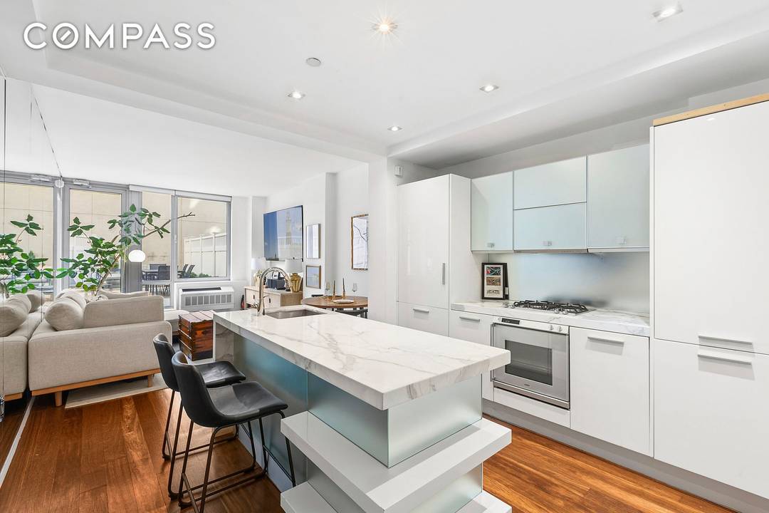Located in the heart of vibrant West Chelsea, The Chelsea Club stands among the neighborhood s premier condominiums.