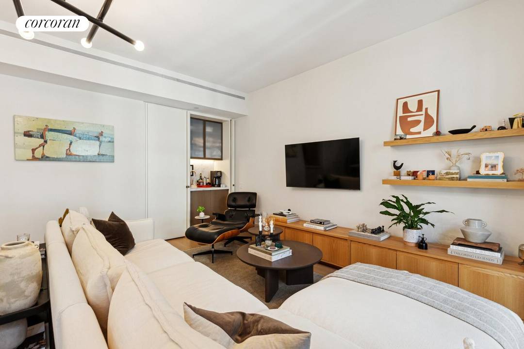 New Listing ! Located in the boutique Flatiron House, this oversized one bedroom, one and a half bathroom residence enjoys the privacy of being one of only two homes on ...