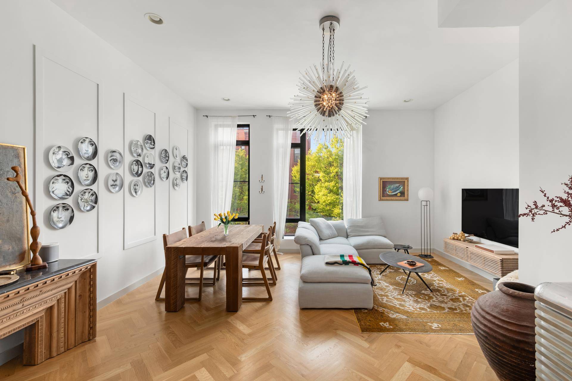 A Bright, Modern Duplex in Clinton Hill 264 Greene Avenue, 3 Set on one of Clinton Hill's most picturesque blocks, this thoughtfully designed 3 bedroom duplex offers over 10 foot ...