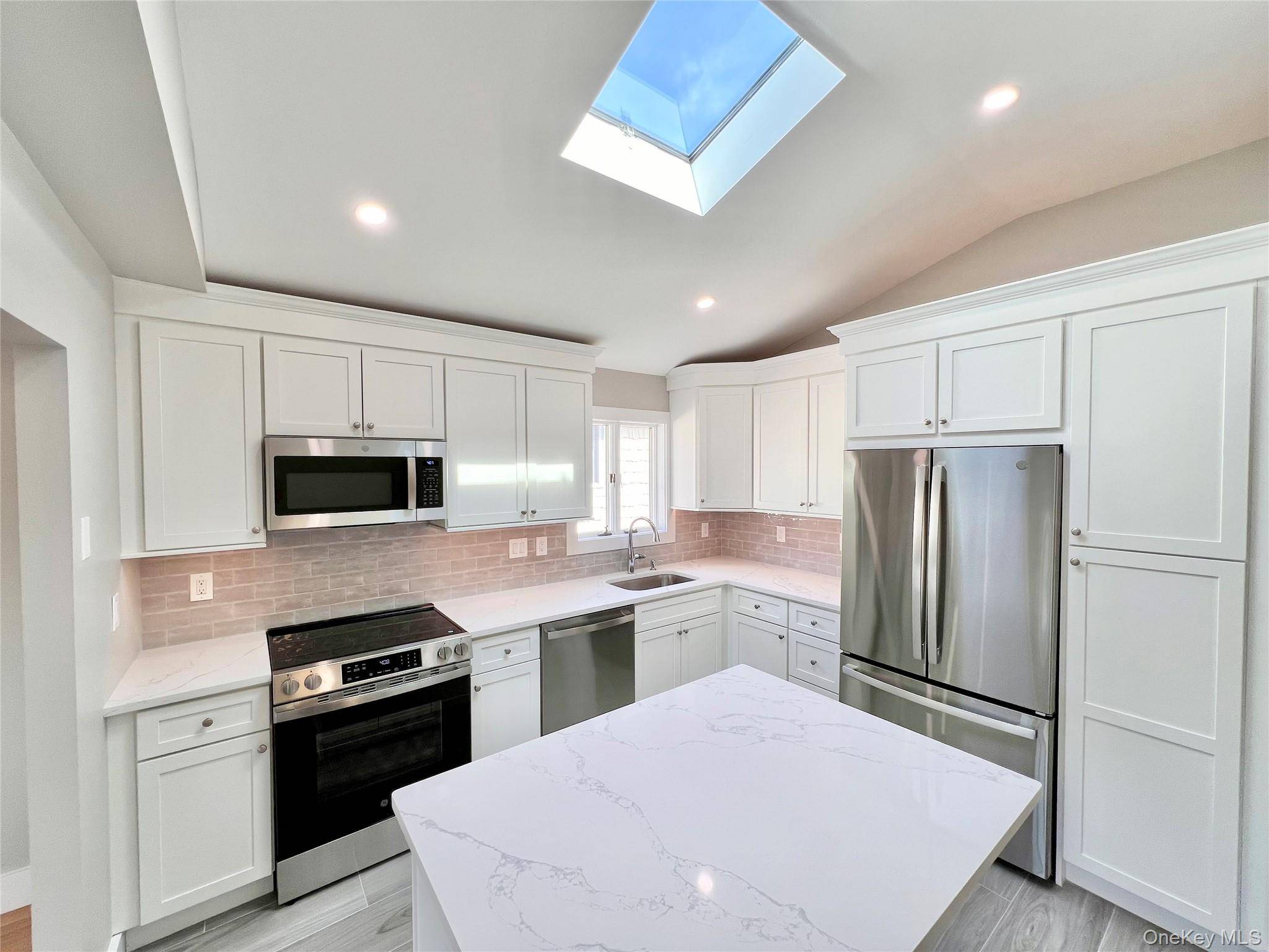 Renovated 3 Bedroom, 2 Bath in Whitestone with Parking amp ; Shared Yard Welcome to this beautifully updated 3 bedroom, 2 bathroom home in the heart of Whitestone !