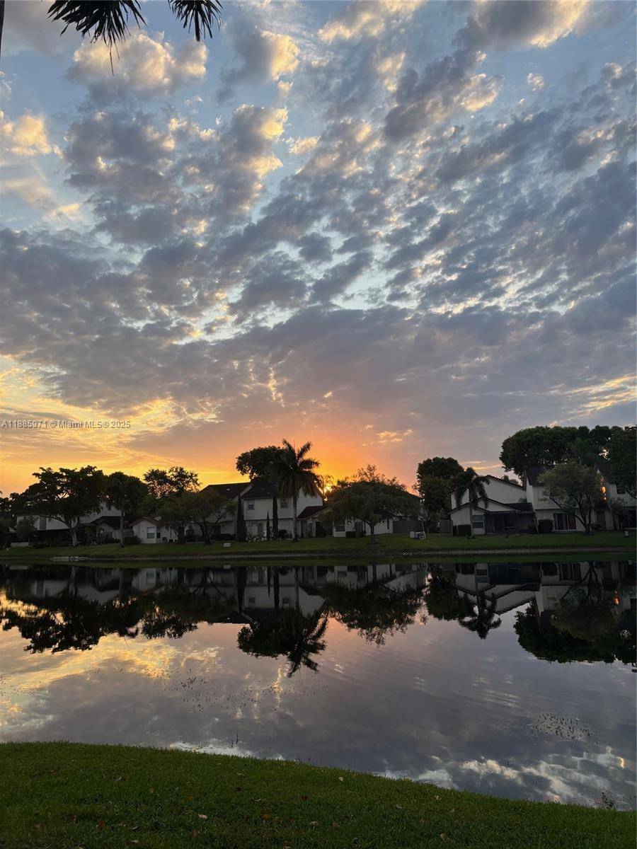 Charming 2 bedroom, 2 bath villa with stunning lake views, located in a quiet and desirable community.