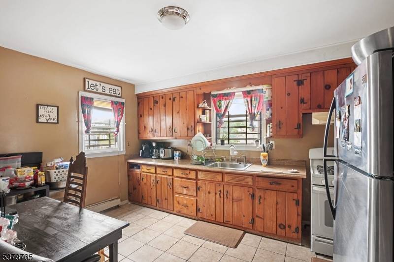 Opportunity awaits at 1080 1084 18th Ave.