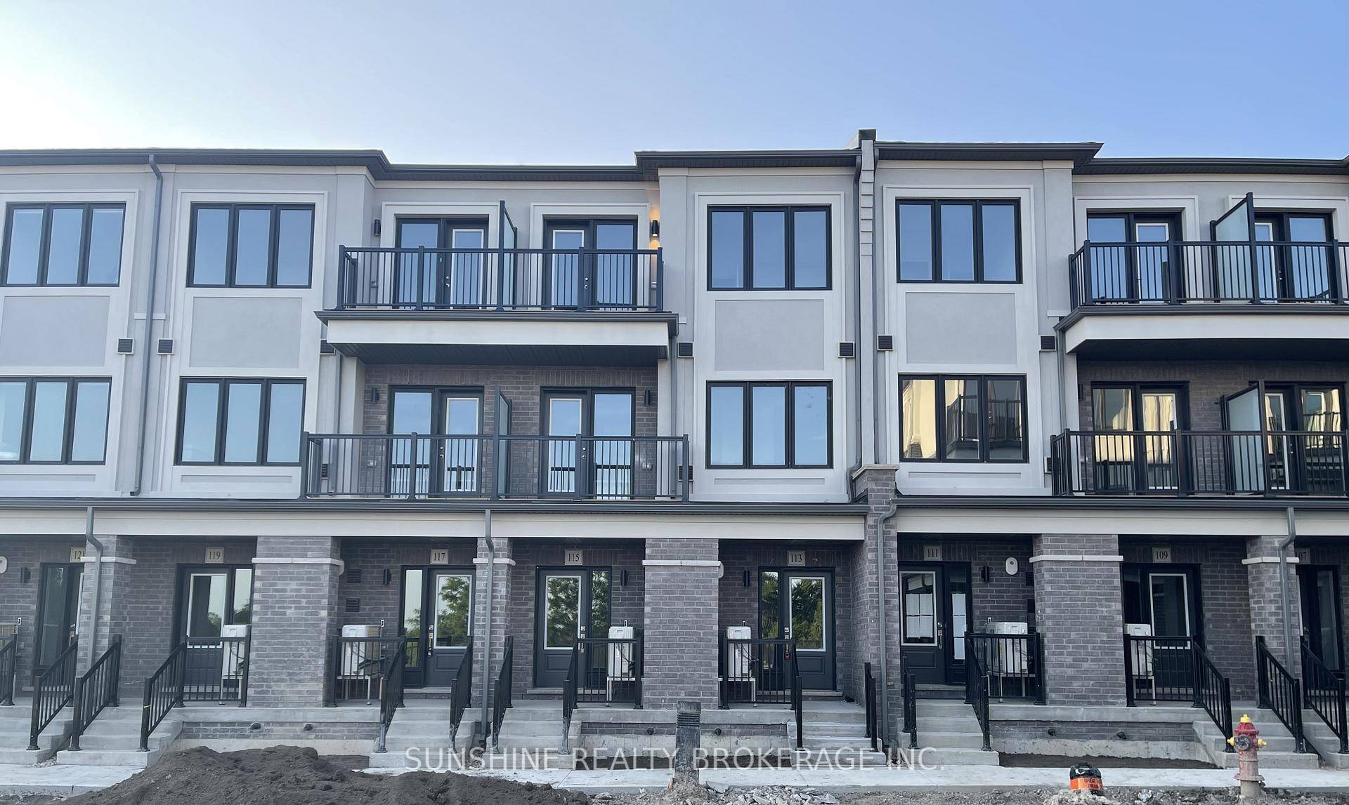 Excellent Location ! Brand New Treasure Hill Legacy Hill Luxury Back to Back Townhouse 2 1 Bedrooms, 3 Bathrooms, and 1 Washrooms, 40A electric vehicle charging outlet Installed in Garage.