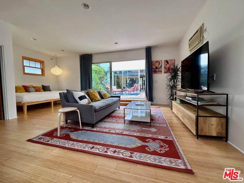 2419   Ocean Ave Marina Del Rey LA