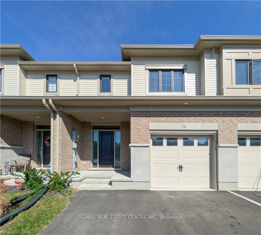 Beautiful Freehold Townhome in Tillsonburg !