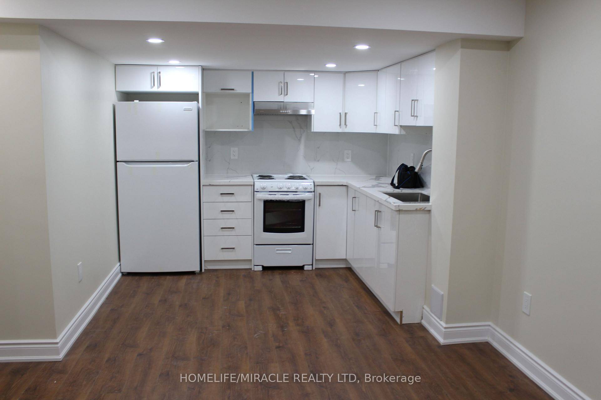 It is a spacious and Brand new Brand New 2 Bedroom, 1 Bathroom Lower Unit in beautiful Rosenburg area.
