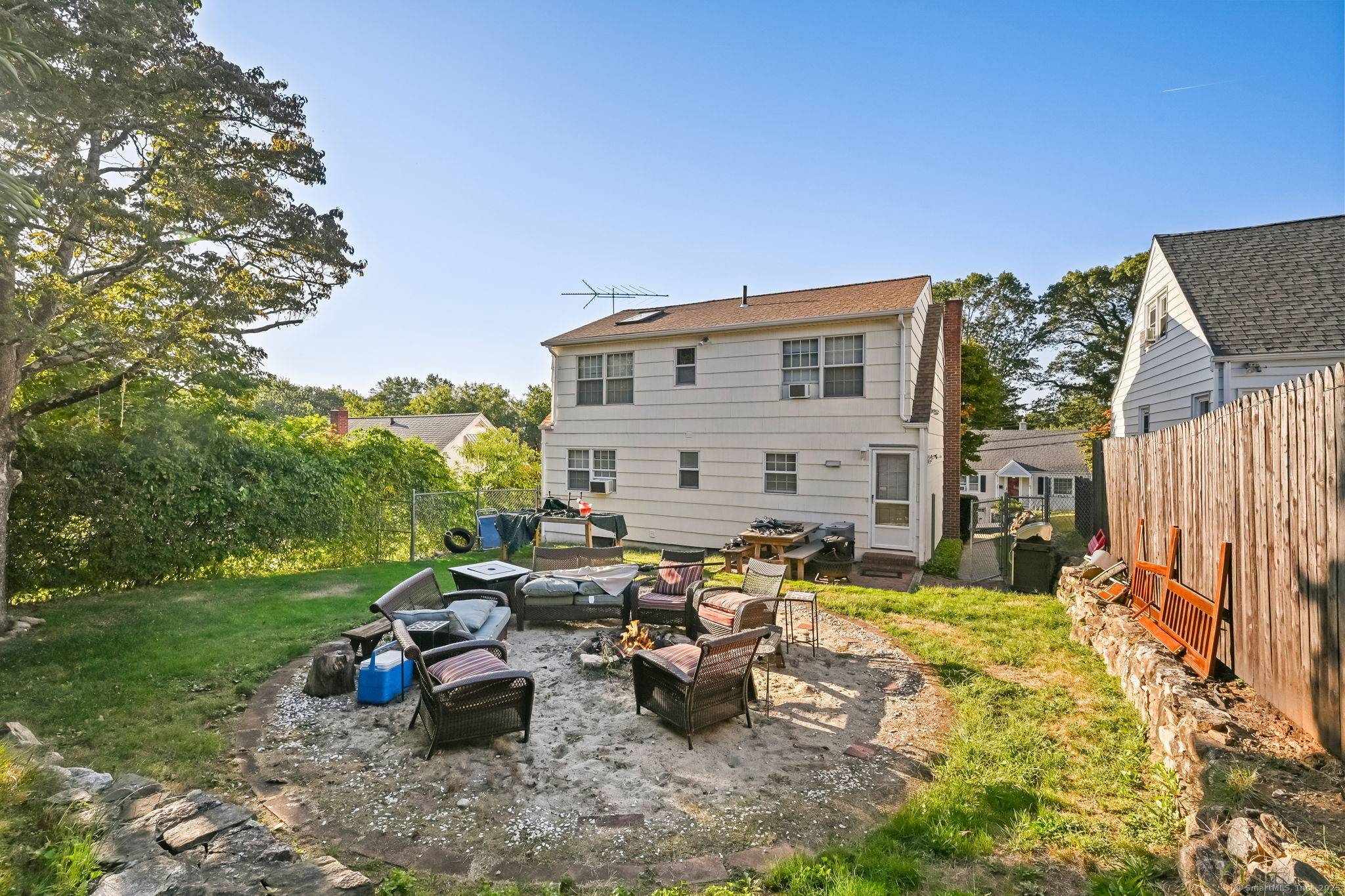 Steps to Sacred Heart University and Fairfield line.