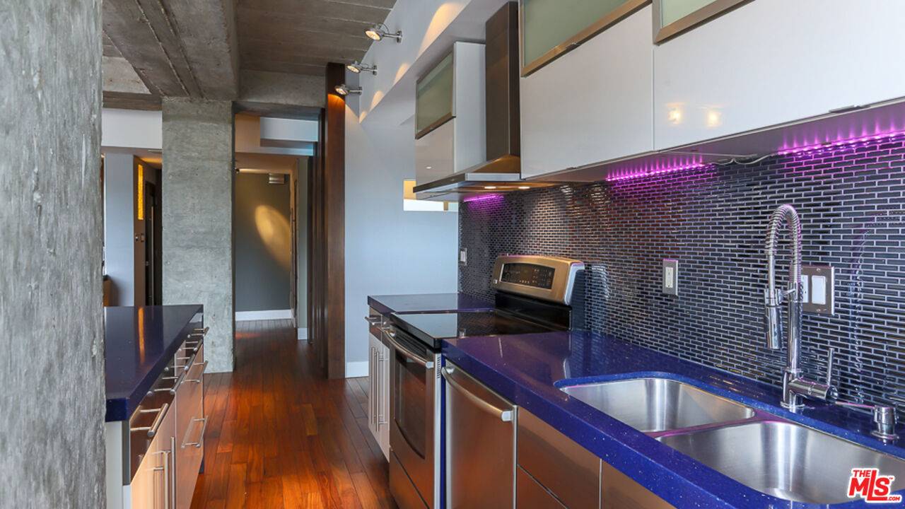 7250   Franklin Ave 1BR Hollywood Hills East La