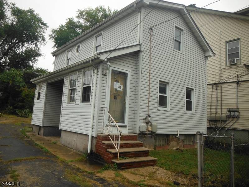 PROPERTY IS READY FOR A CASH BUYER AND BEING SOLD AS IS.