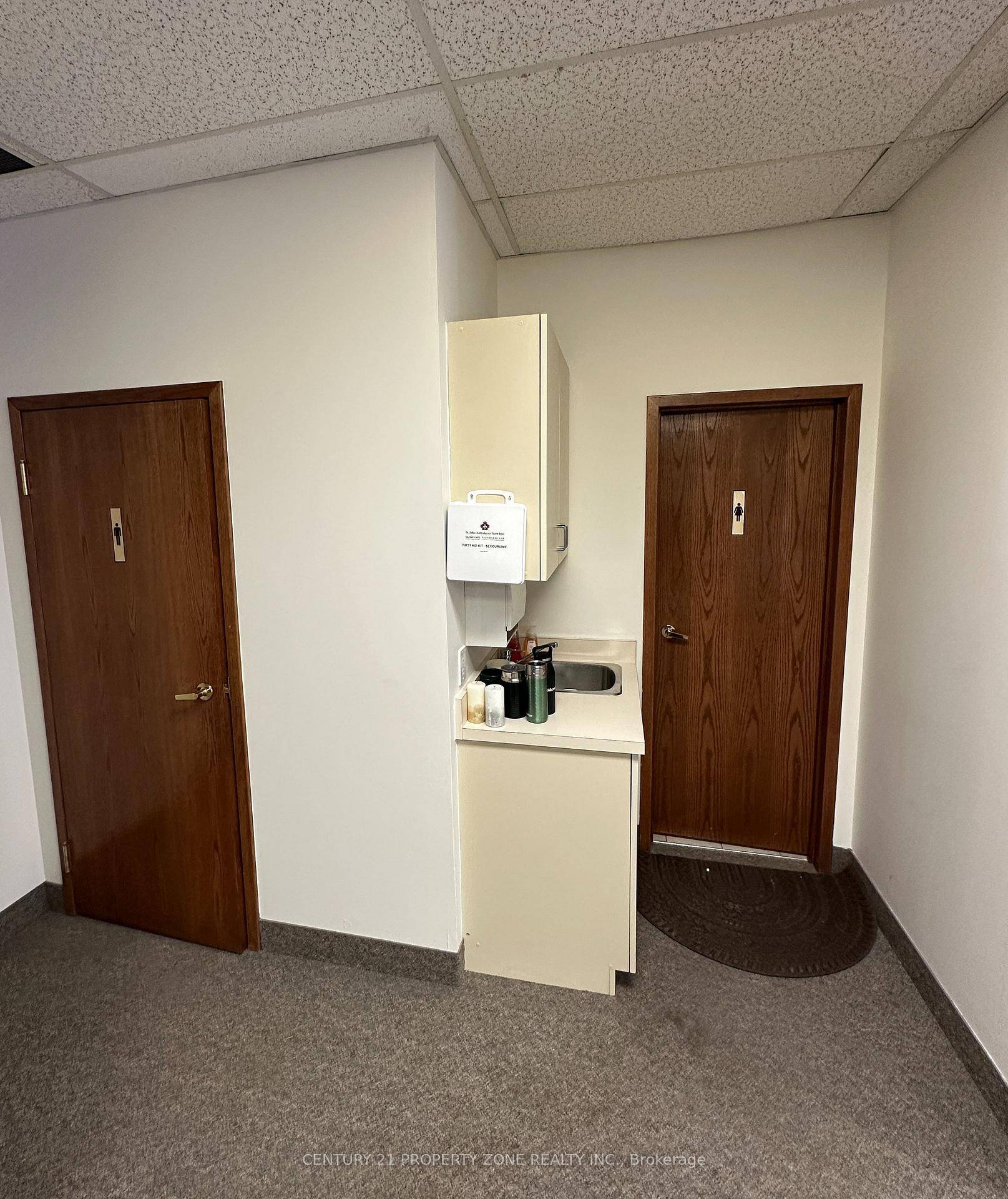 This prime location offers exceptional office, ideal for businesses looking for a professional and convenient workspace.