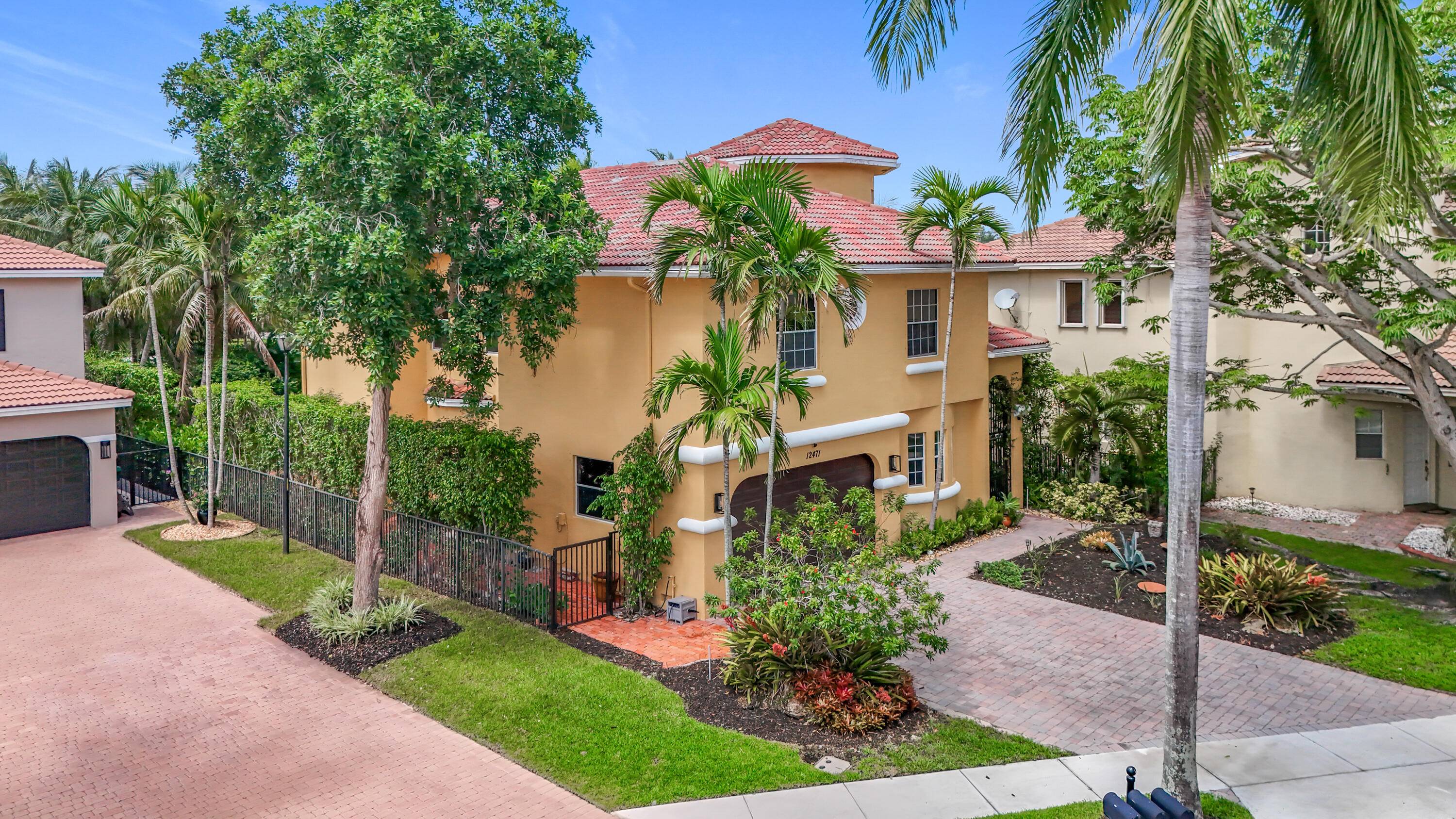 Welcome to 12471 SW 1st St in Plantation just one block from American Heritage School and minutes from Sawgrass Mall, FLL, and I 595 !