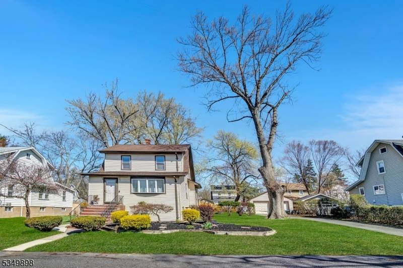 Welcome to this charming home for sale in Dumont !