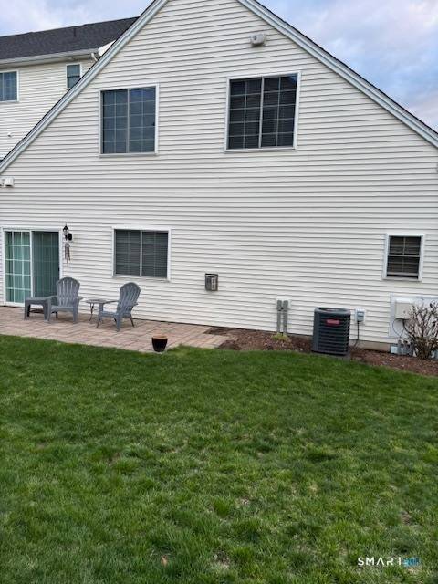 This property is a stunning, rarely available IVES end unit townhouse for sale in the desirable South Windsor Woods community.