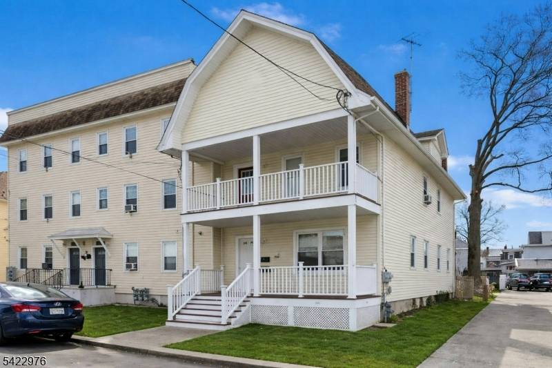 WOW ! Exceptional investment or owner occupant opportunity just 1.