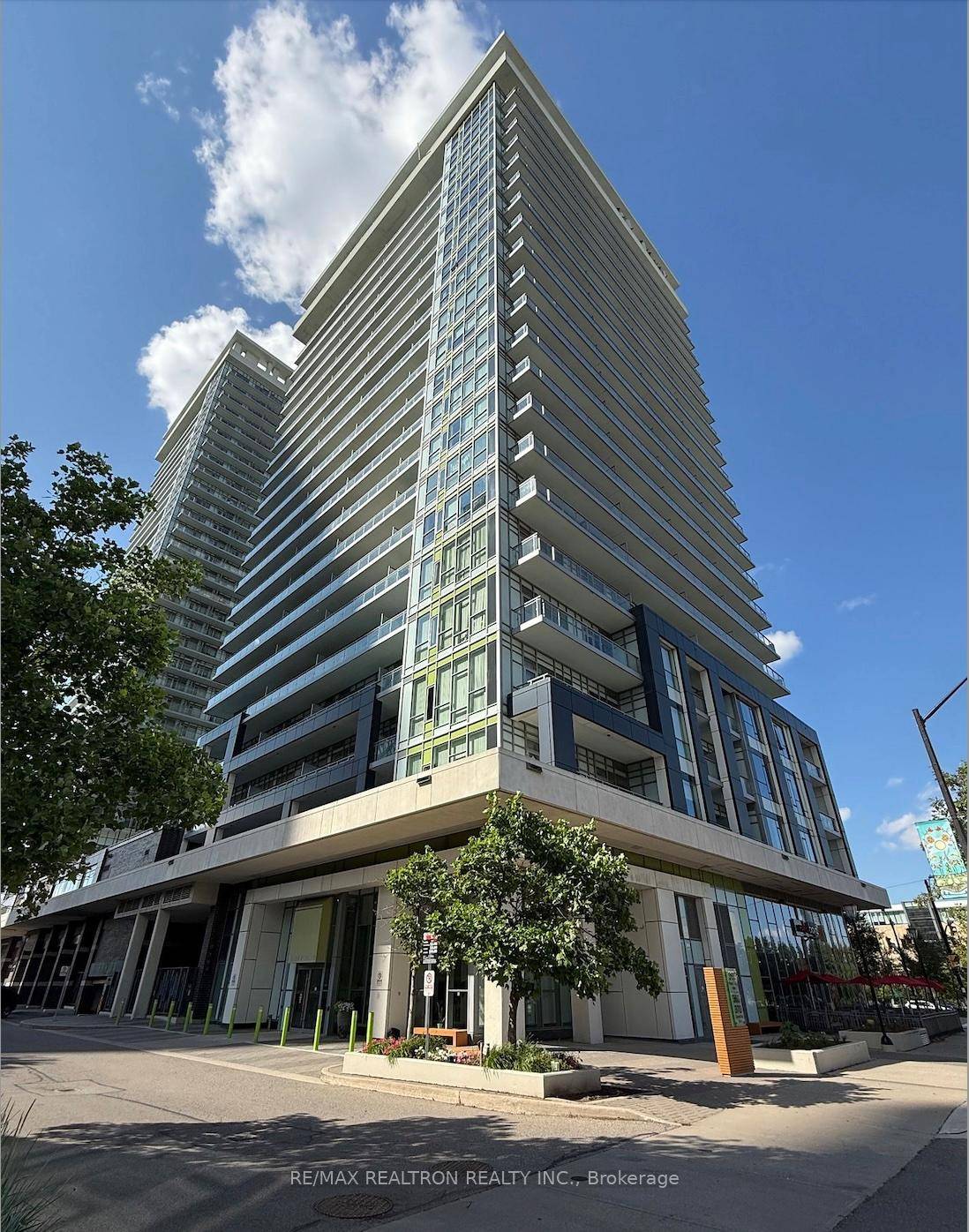 Step inside this impeccably styled 1 Bed Den, 1 Bath condo and experience urban living at its finest !