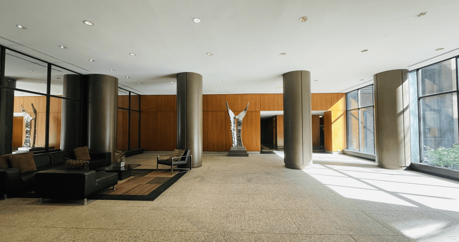 New modern high floor Studio in Colonnade !