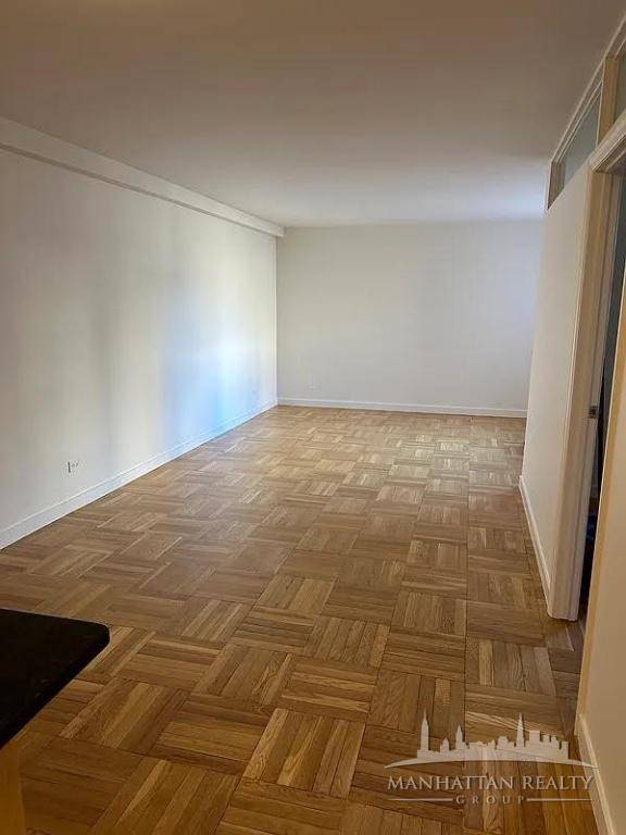 Junior 1 bed in a luxury doorman building !