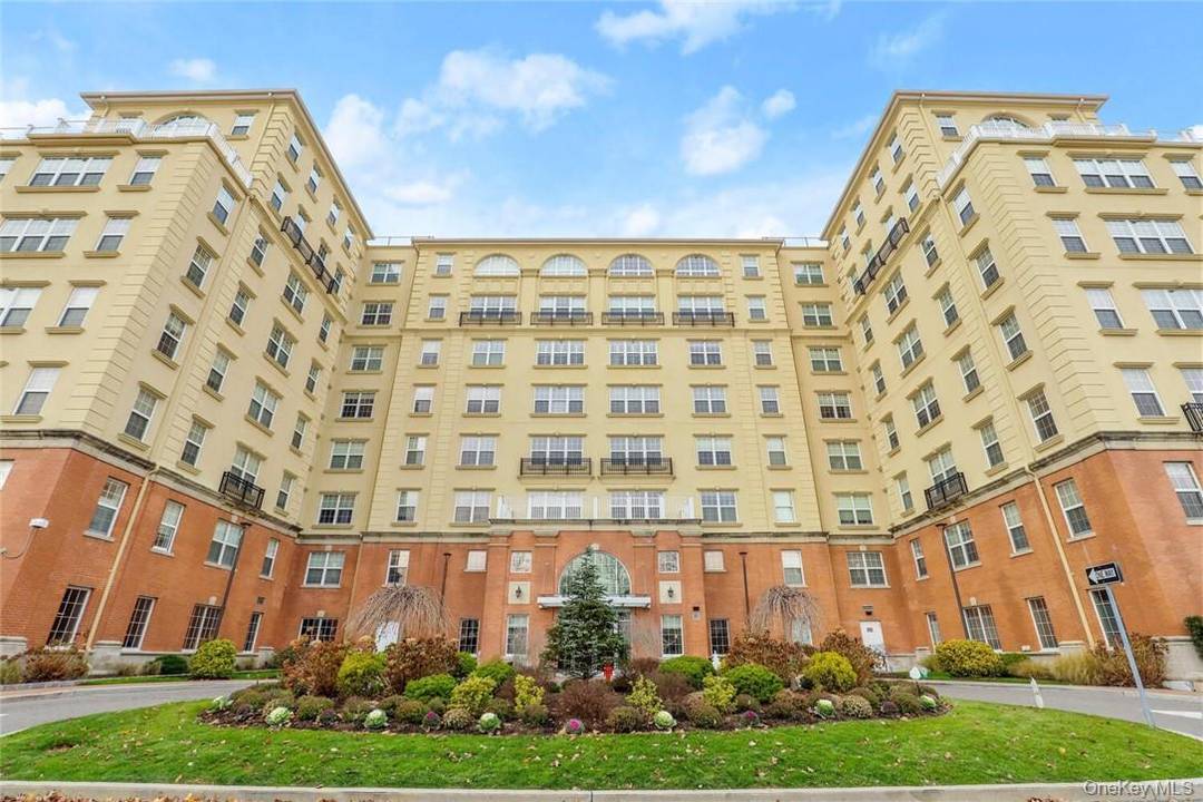 The best of both worlds has arrived The Cambium is a modern, luxurious condominium in the sought after community of Larchmont.