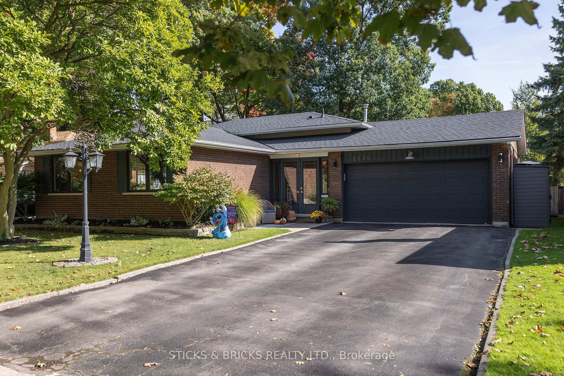 WELCOME HOME TO THIS METICULOUSLY MAINTAINED NORTH END NIAGARA, FULLY FINISHED 4 LEVEL BACKSPLIT WITH ATTACHED DOUBLE CAR GARAGE.