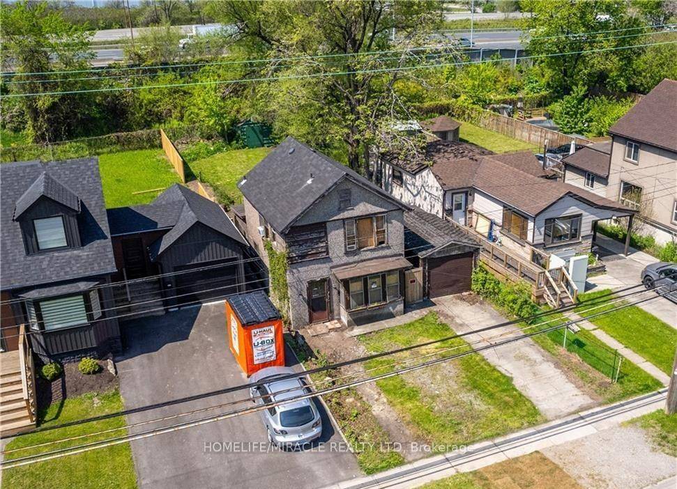 Don't miss the opportunities to buy the house on Sandy Beach On Ontario Lake In Hamilton.