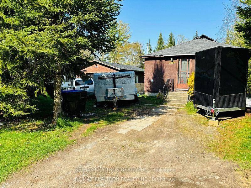 Prime Opportunity in Innisfil's Orbit Attention all investors, builders, and first time buyers !