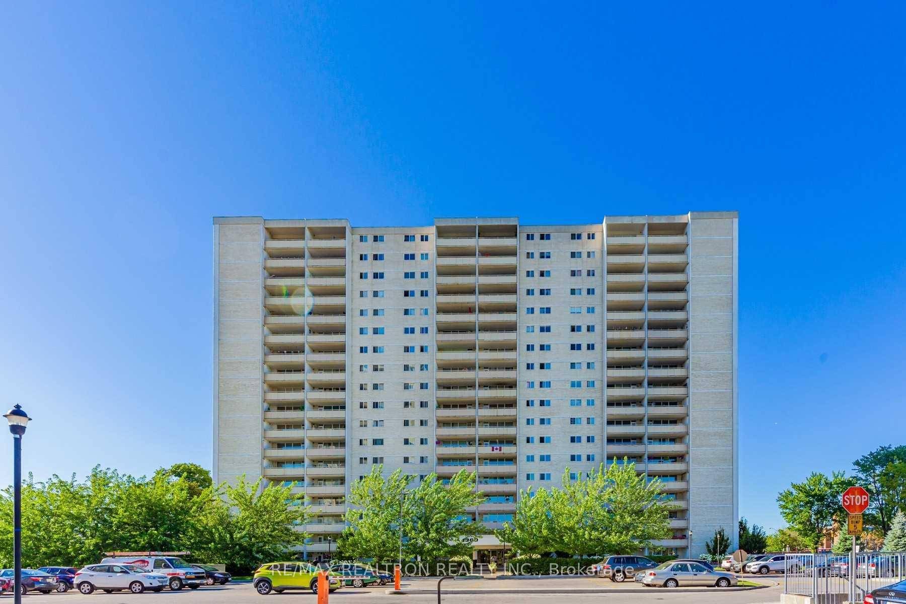 Great Location, Very Bright And Spacious, Close To York Mills Station And Victoria Park Station Just Move In And Enjoy This Beautiful South View, Cozy Spacious Unit, Large Balcony To ...