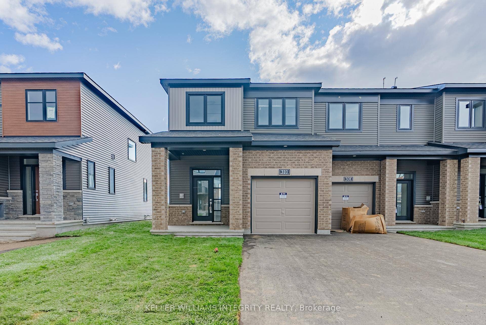 Flooring Tile, Hardwood, Carpet Wall to Wall Discover this Minto Monterey model home in the vibrant Brookline community !