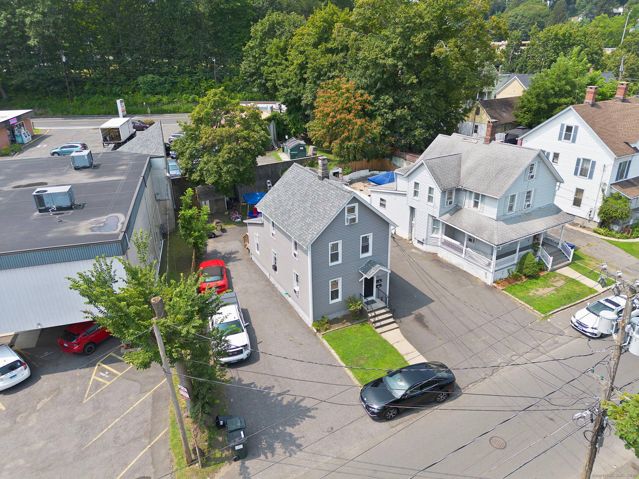 Two family in good condition with a convenient location near i84 and in downtown Danbury.