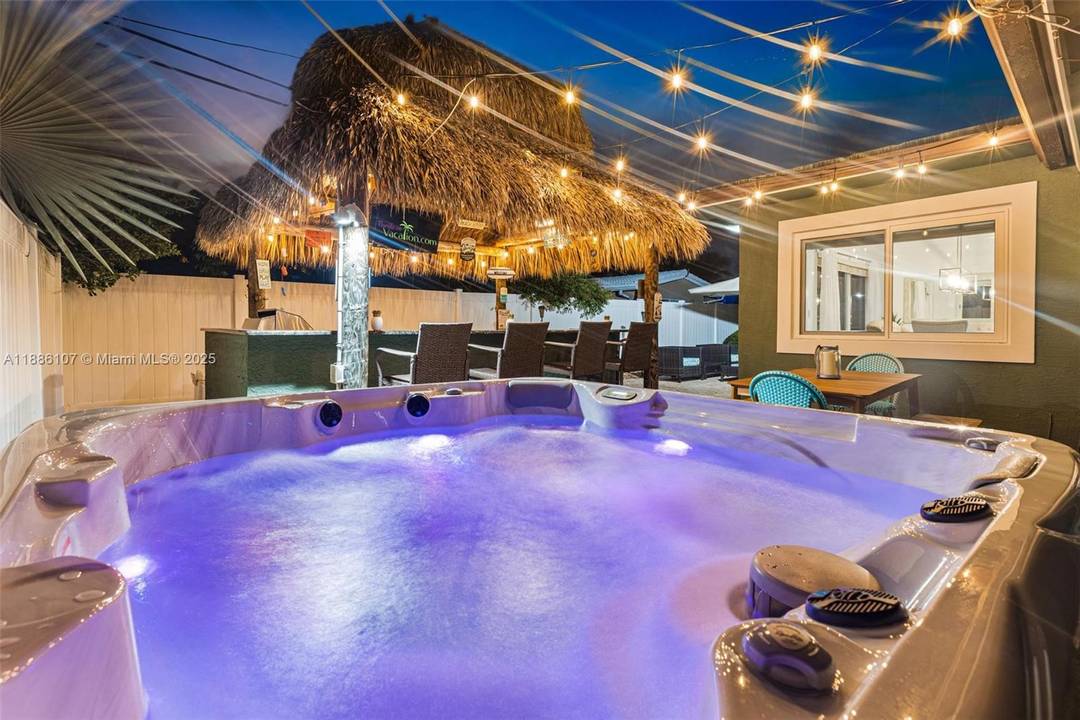 Prime location in Pompano Beach Estates just a short walk to the beach !