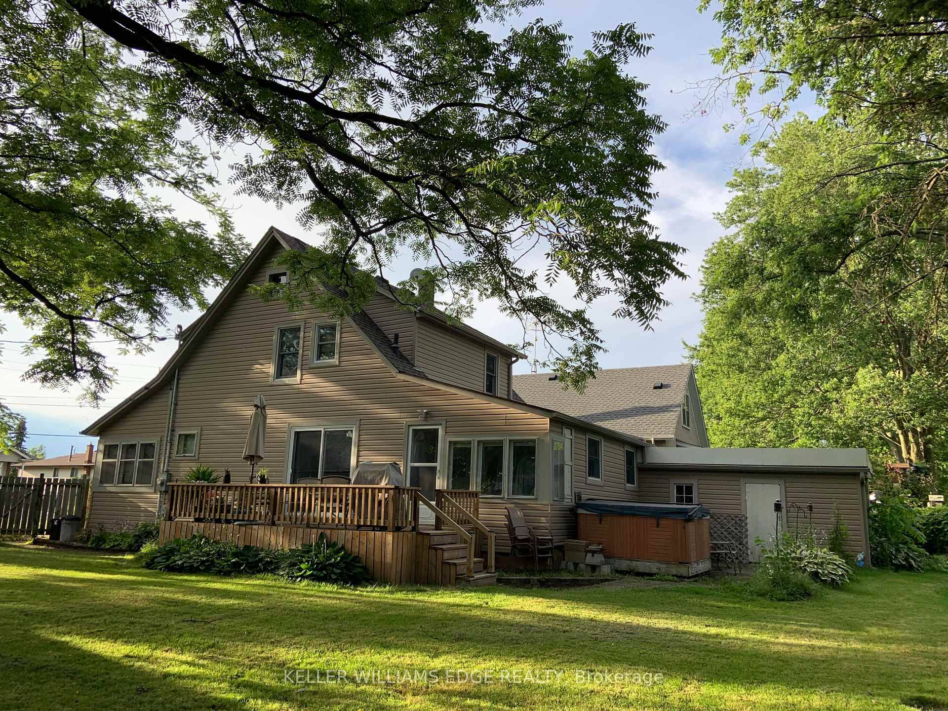 Welcome to 611 John Street, a versatile property near the scenic Grand River, offering incredible possibilities live in, sever, or develop !
