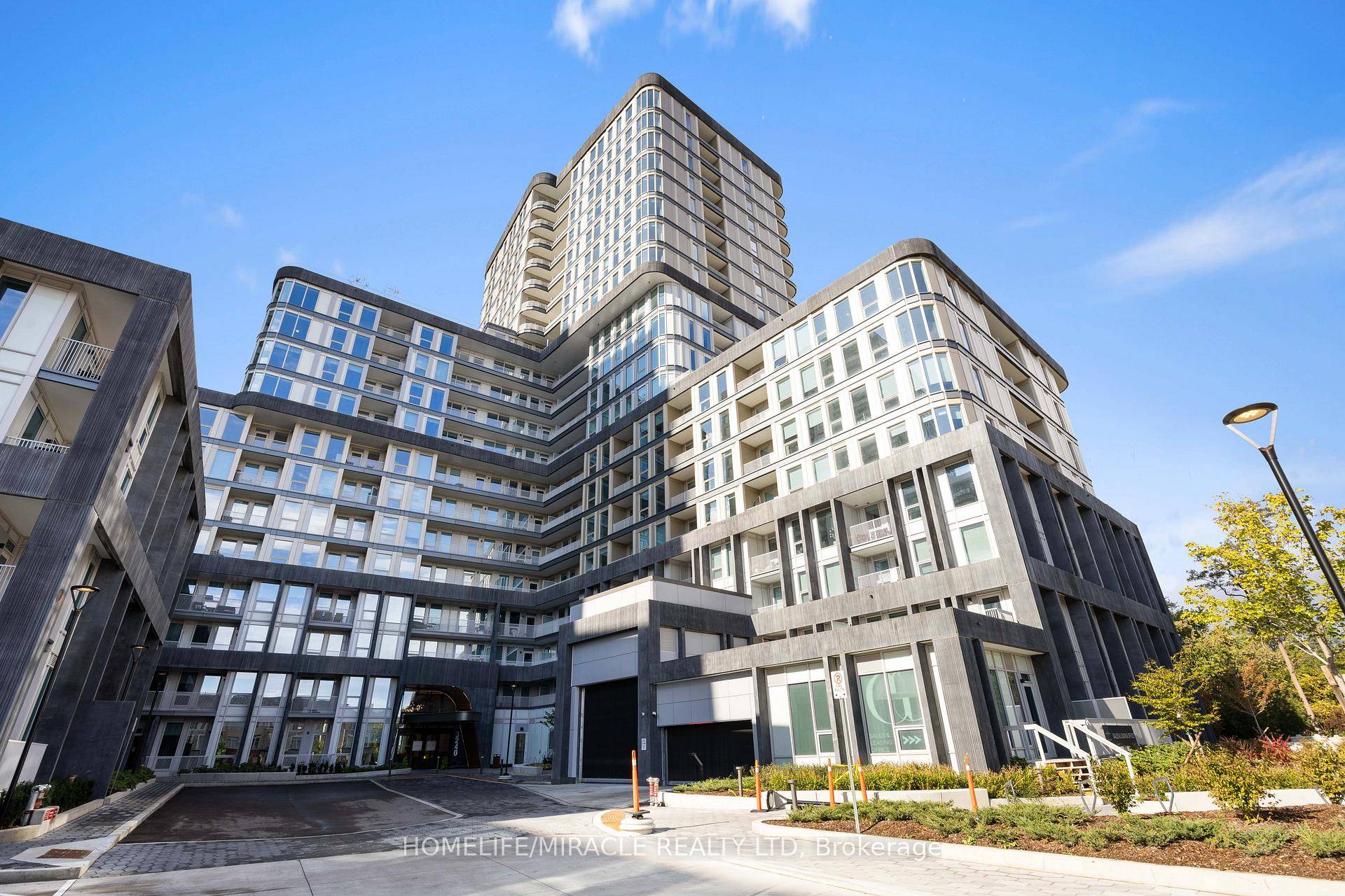 Amazing Greenwich Condos by Branthaven, Oakville's newest luxury residence at 3240 William Coltson Way.