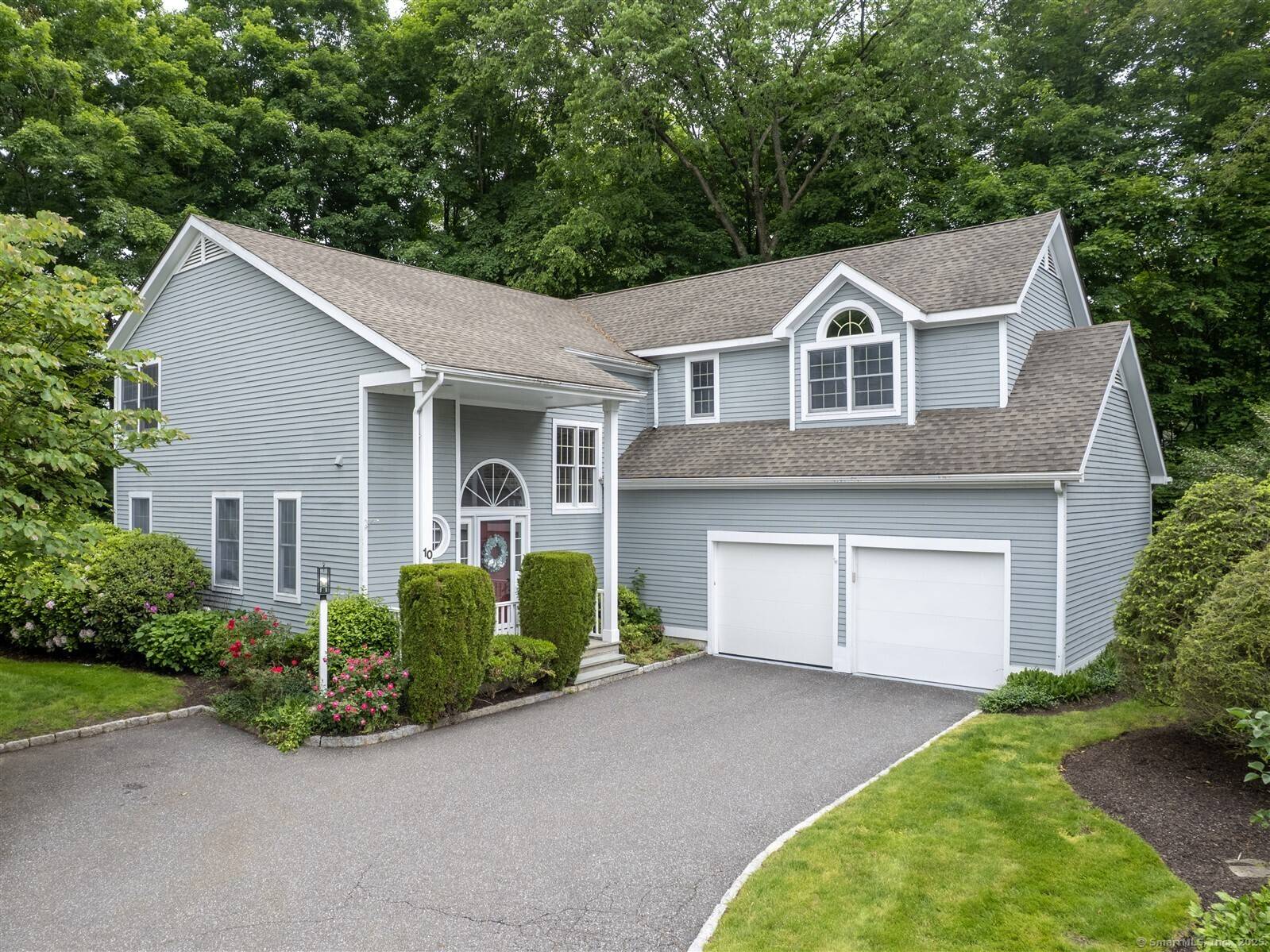 Exciting opportunity to live in the sought after Wilton Hills community where residents enjoy low common charges and an easy lifestyle while enjoying summers by the pool.