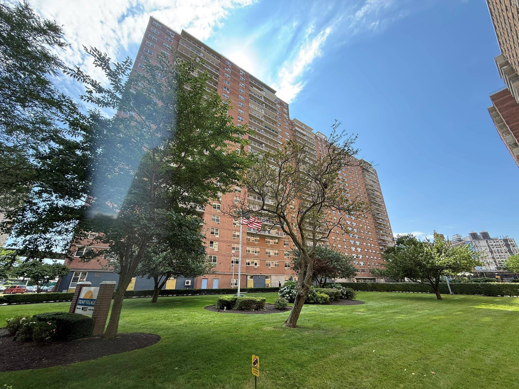 Soaring high above the shores of South Brooklyn, this rare 18th floor gem at Trump Village West offers a one of a kind opportunity to create your dream home with ...