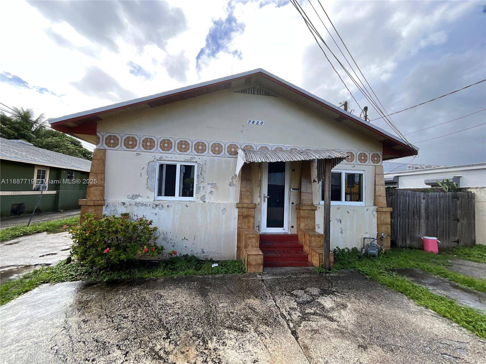 Investor Opportunity Income Producing Duplex Functioning as a Triplex !