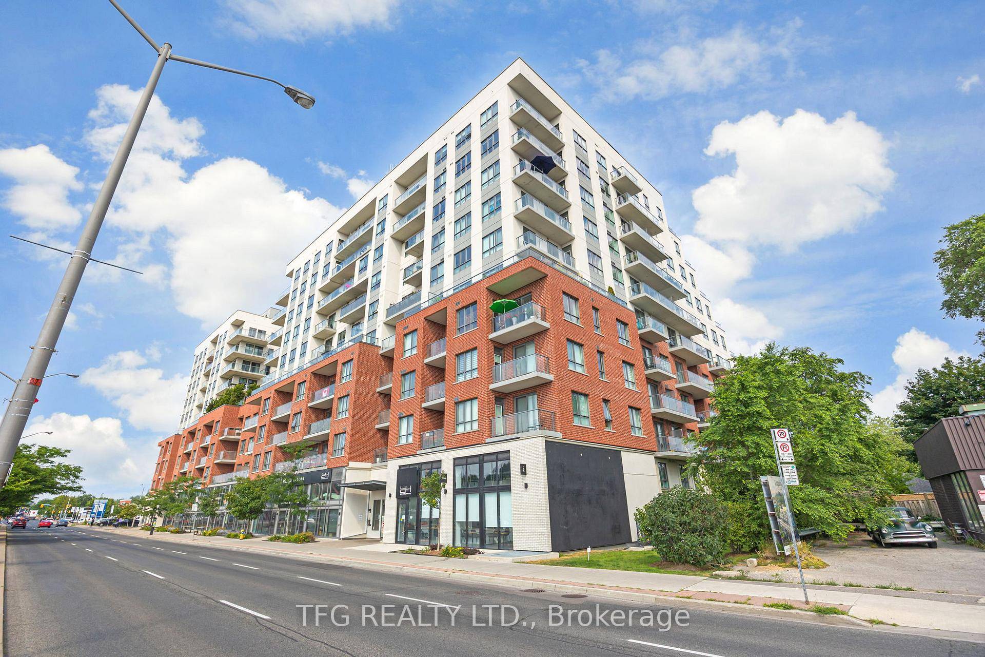 Look no further, stunning views coupled with one of the best layouts in the building !