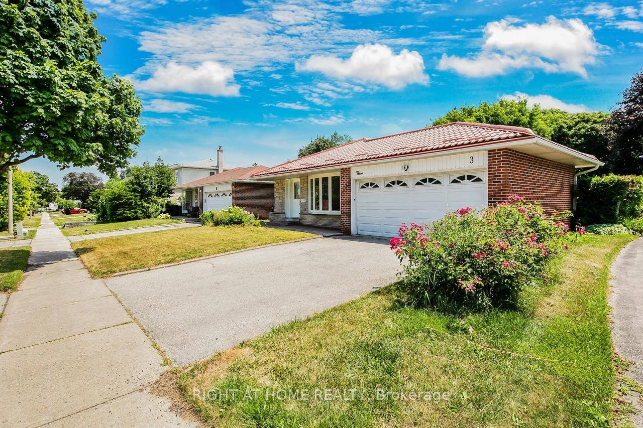 This thoughtfully renovated detached back split is perfect for any buyer, whether you're upsizing, downsizing, investing, or buying your first home.